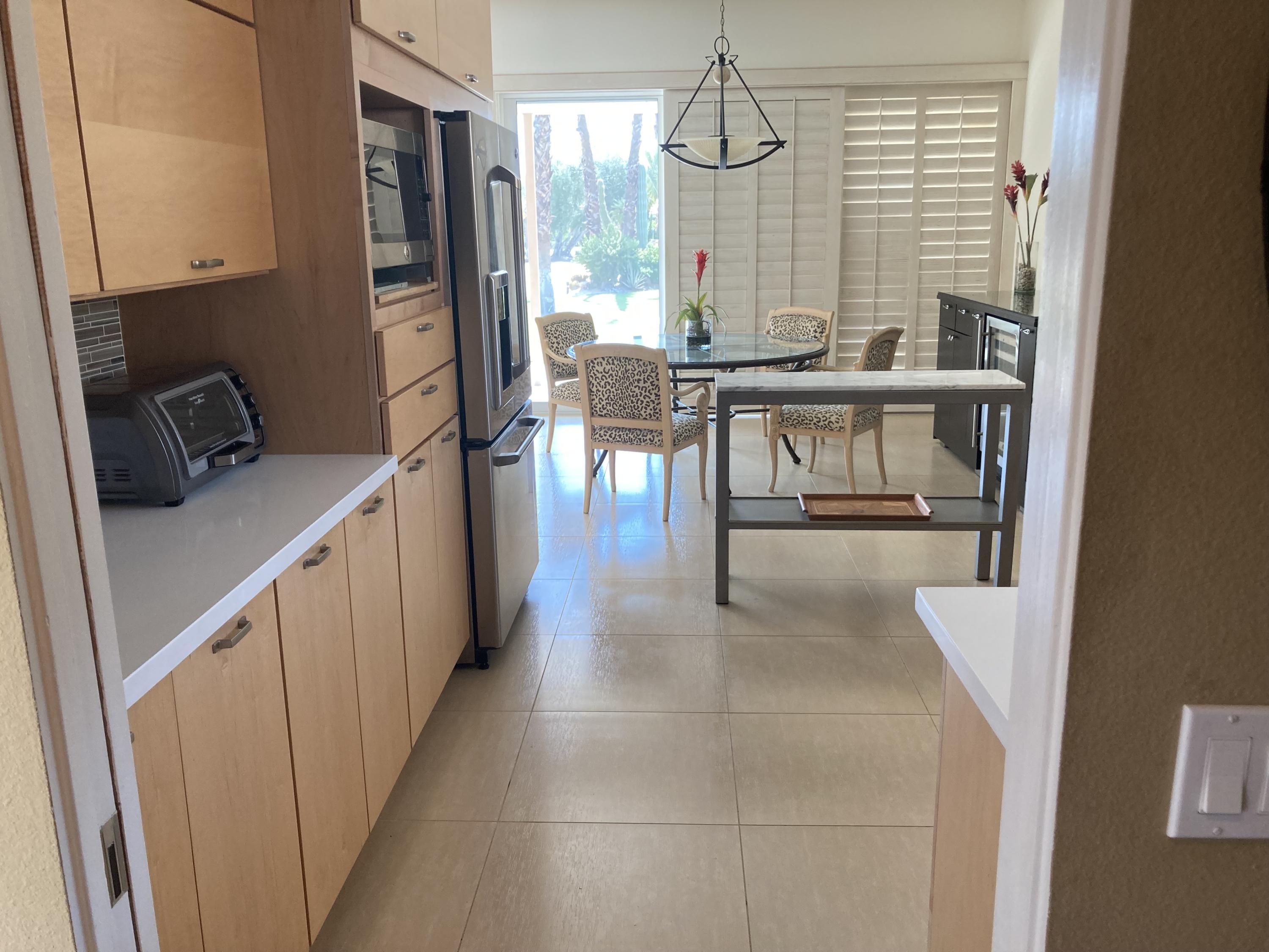 45760 Pima Road Indian Wells, CA 92210 - Photo 7 of 28 a very nice looking room with a large window
