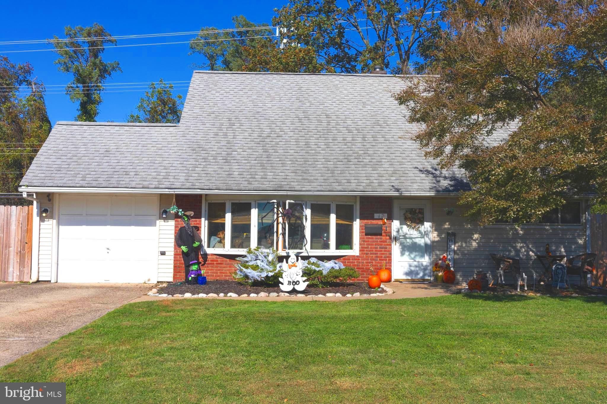 12 Quickset Road Levittown, PA 19057 - Photo 3 of 34 Gallery Image 3