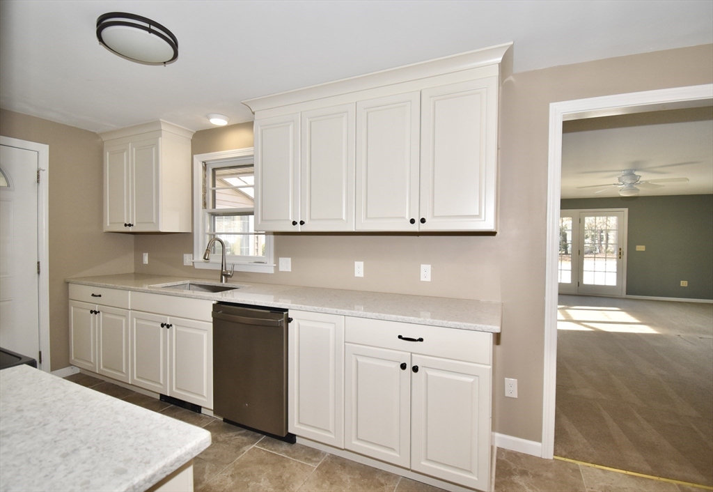 170 Blanche Street Springfield, MA 01119 - Photo 3 of 32 Gallery Image 3