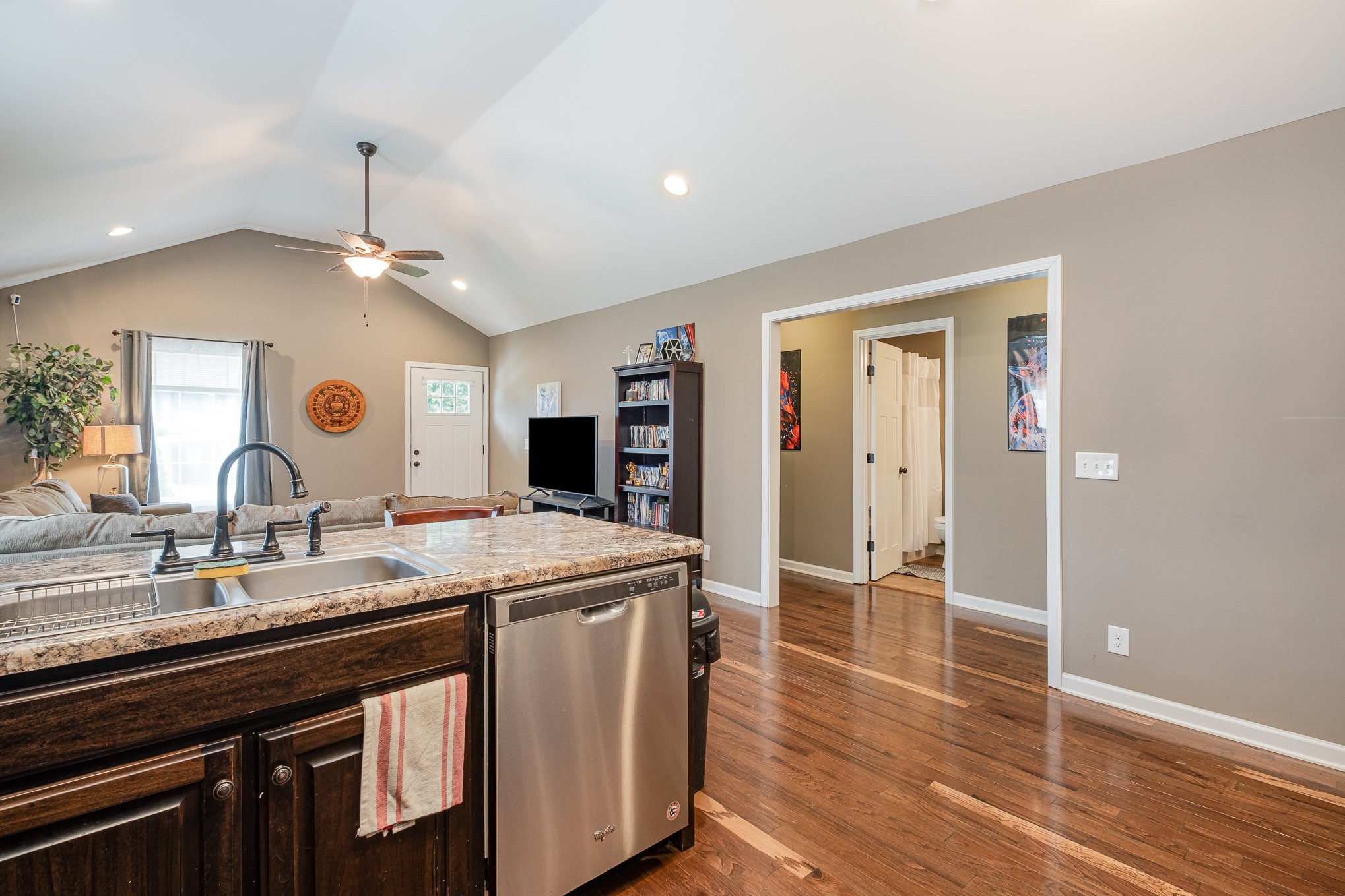 614 Maple Street Manchester, TN 37355 - Photo 8 of 17 Gallery Image 8