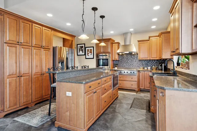 $715,000 | 5592 Jennifer Court, Yorkville, IL 60560