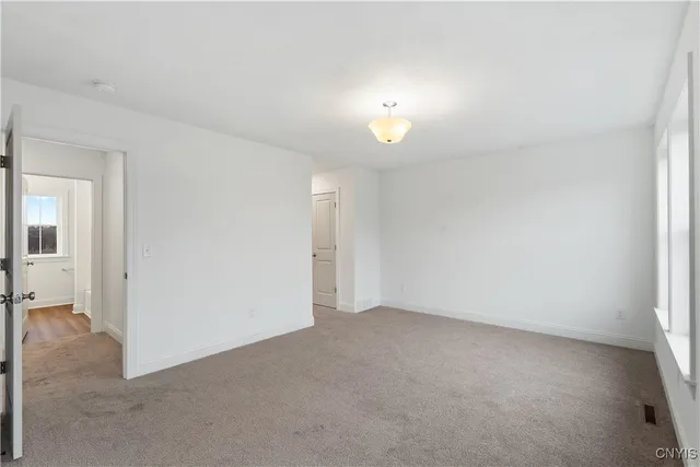 $456,900 | 105 Terwillager Lane, Manlius, NY 13116