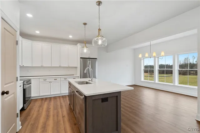 $456,900 | 105 Terwillager Lane, Manlius, NY 13116