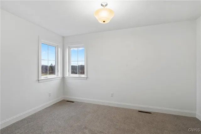 $456,900 | 105 Terwillager Lane, Manlius, NY 13116