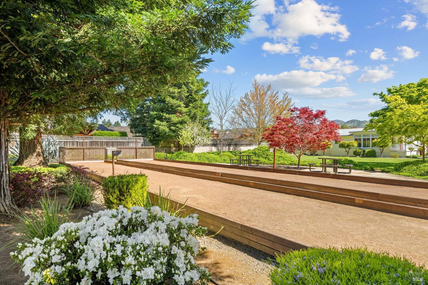 6468 Washington Street, Unit 16 Yountville, CA 94599 - Photo 44 of 45 a view of a garden area