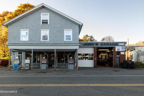 a view of a house and entrance