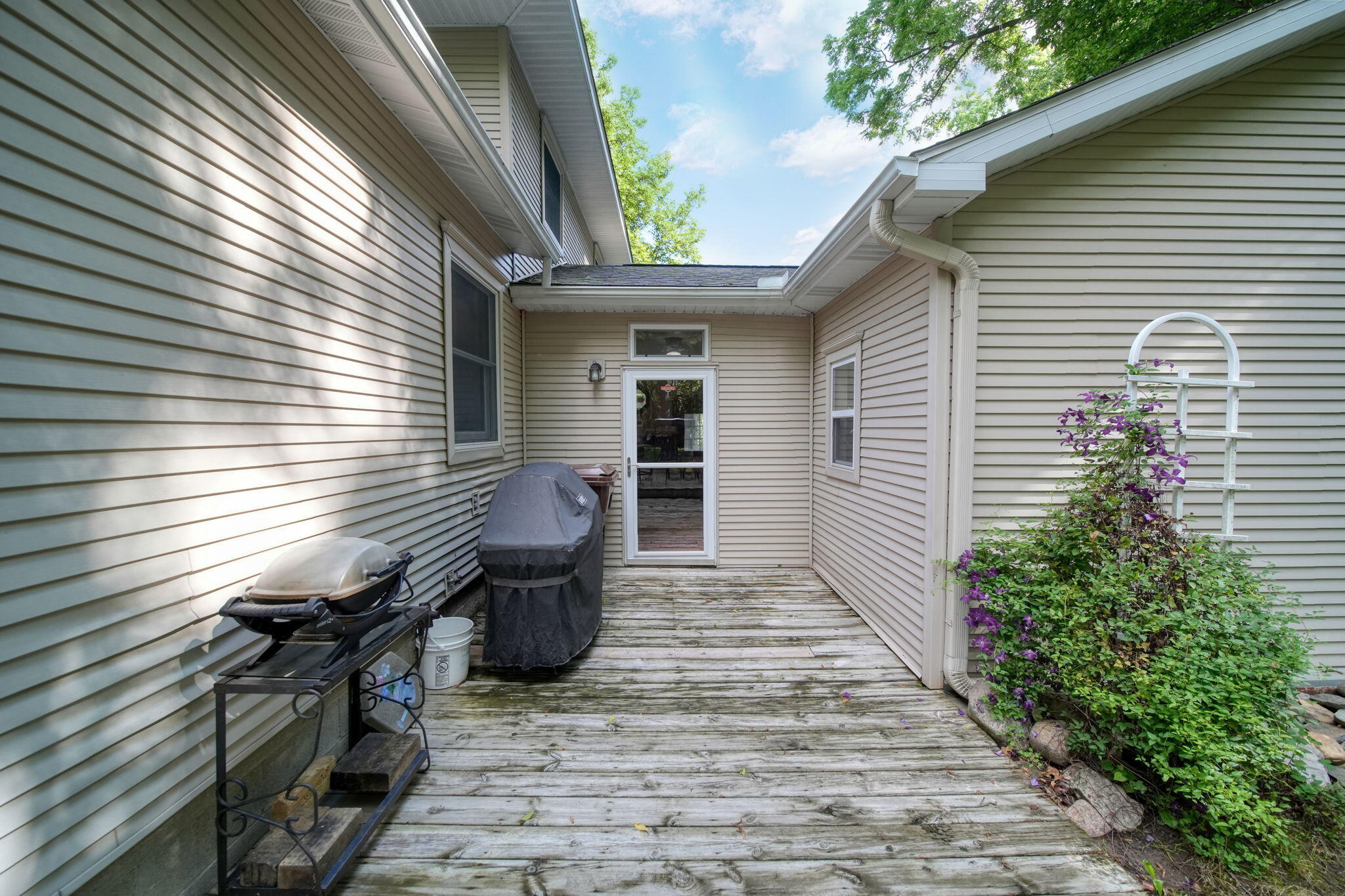 5933 McCain Road Jackson, MI 49201 - Photo 26 of 34 Welcome to the deck