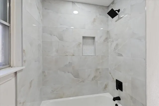 $275,000 | 10403 Winding Trail Road, La Porte, TX 77571