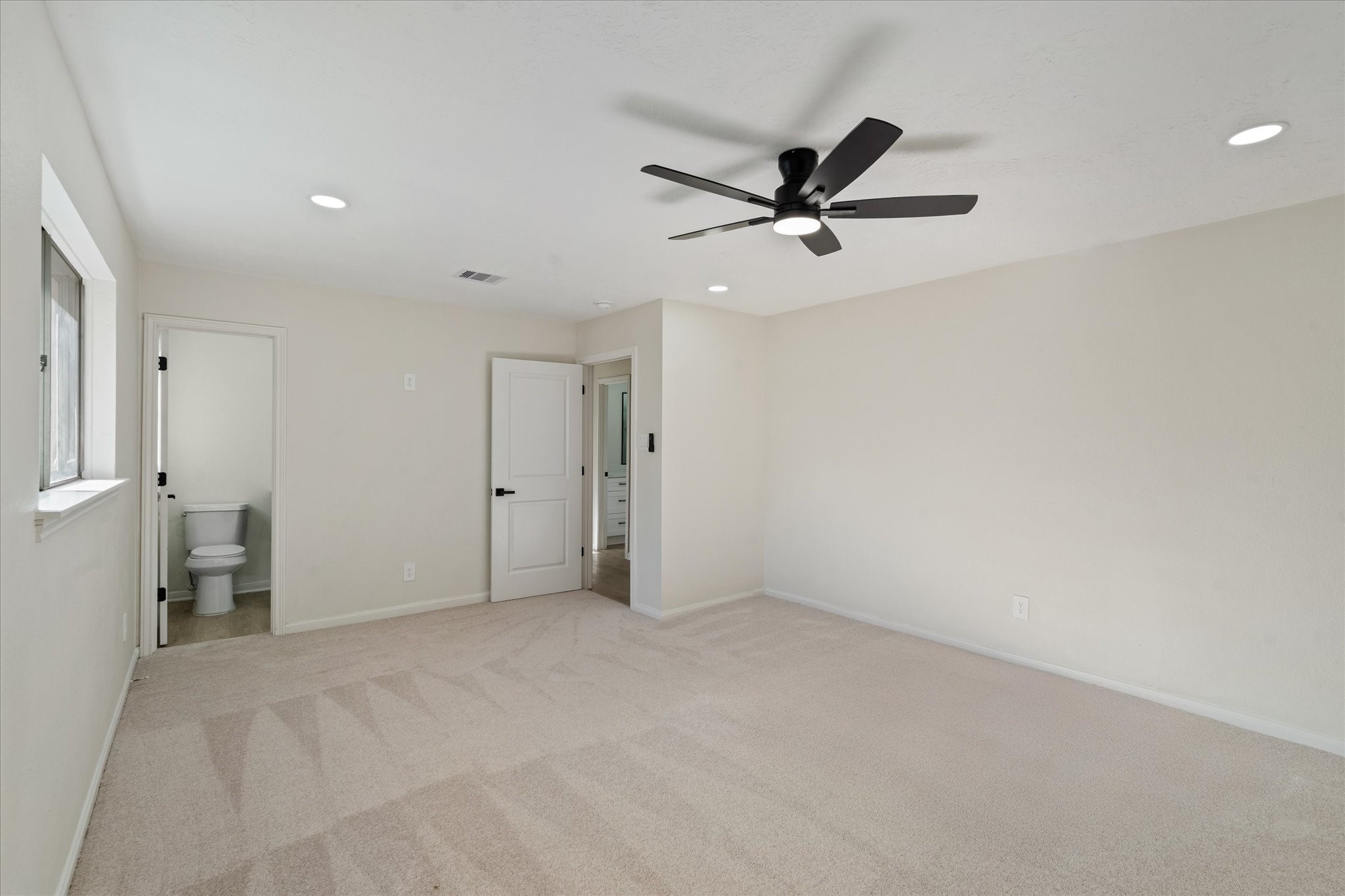 10403 Winding Trail Road La Porte, TX 77571 - Photo 18 of 26 a view of an empty room