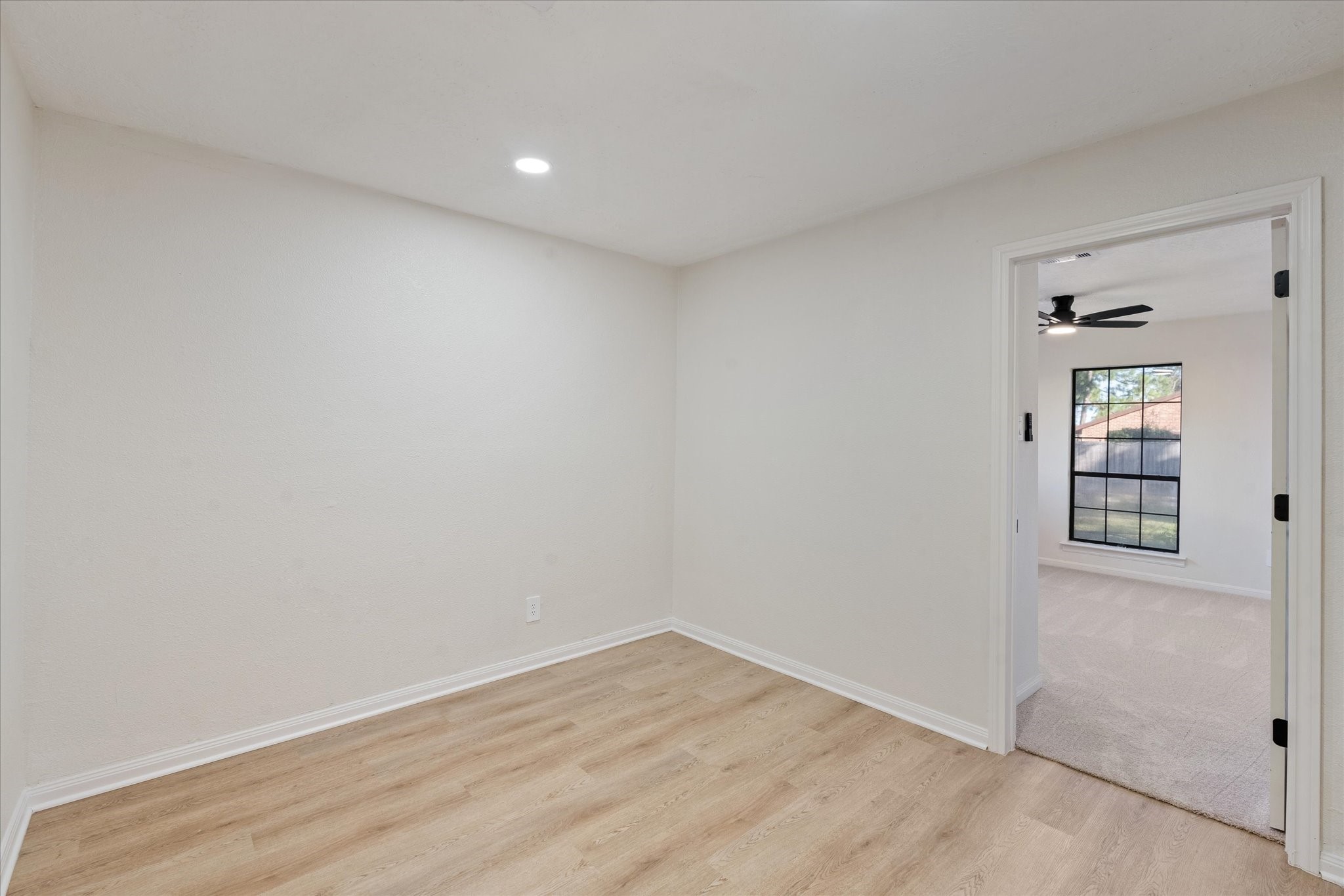 10403 Winding Trail Road La Porte, TX 77571 - Photo 20 of 26 an empty room with windows