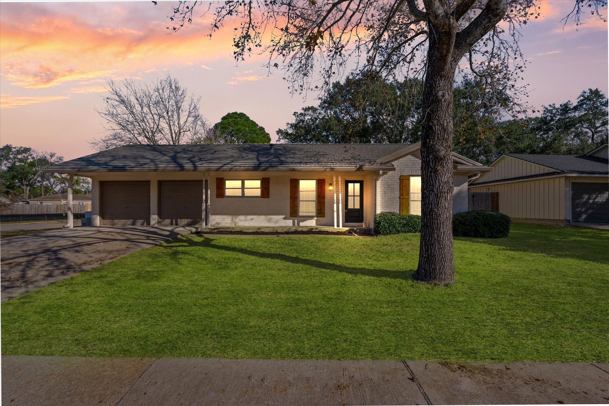 10403 Winding Trail Road La Porte, TX 77571 - Photo 3 of 26 a front view of house with yard and green space