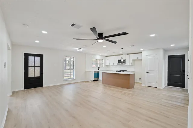 $275,000 | 10403 Winding Trail Road, La Porte, TX 77571