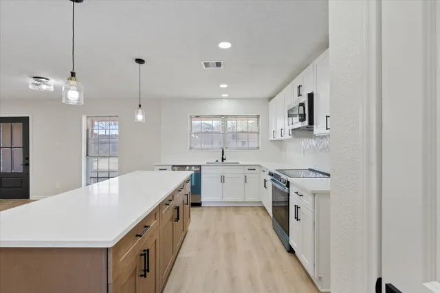 $275,000 | 10403 Winding Trail Road, La Porte, TX 77571