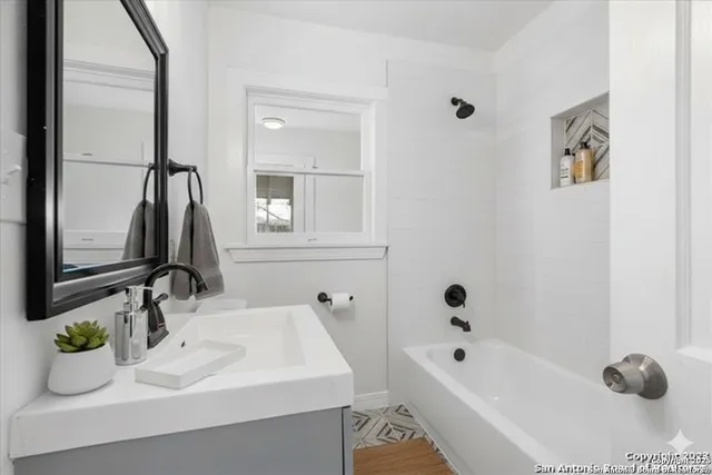 $2,000 | 2530 West Mistletoe Avenue, San Antonio, TX 78228