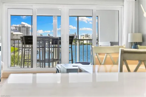 $995,000 | 9101 Vanderbilt Drive, Unit 302, Naples, FL 34108