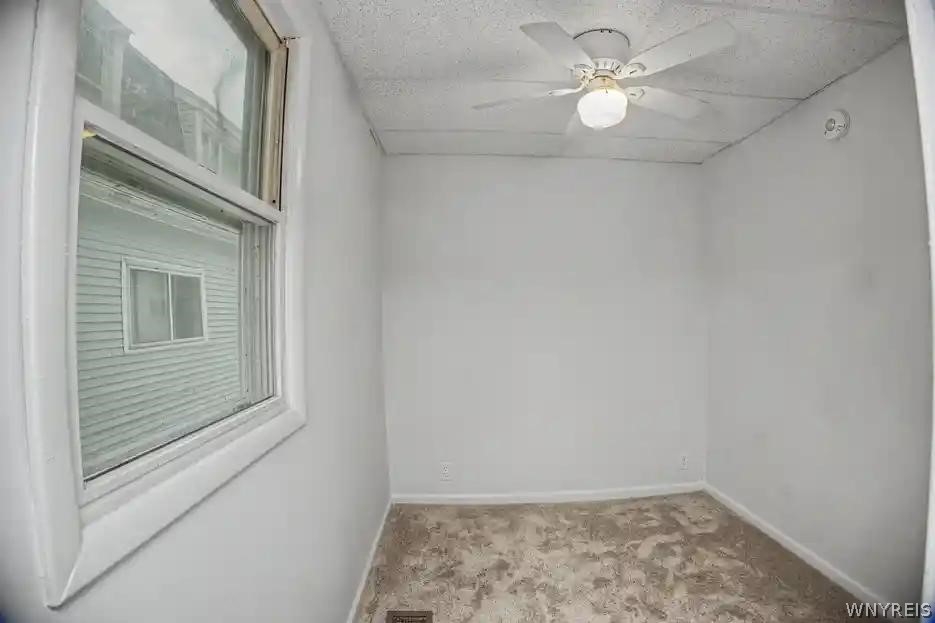 31 Riverside Avenue Buffalo, NY 14207 - Photo 23 of 29