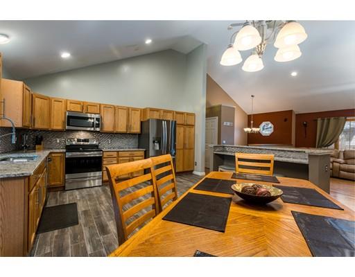 172 Wrentham Road Springfield, MA 01119 - Photo 9 of 22