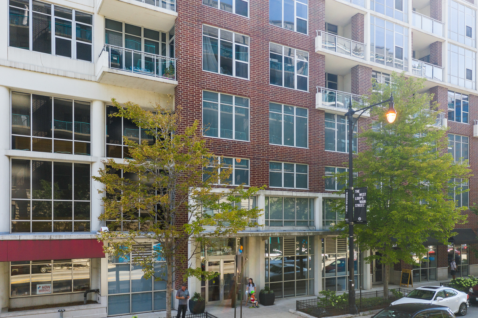 901 West Madison Street, Unit 401 Chicago, IL 60607 - Photo 2 of 19 a building view