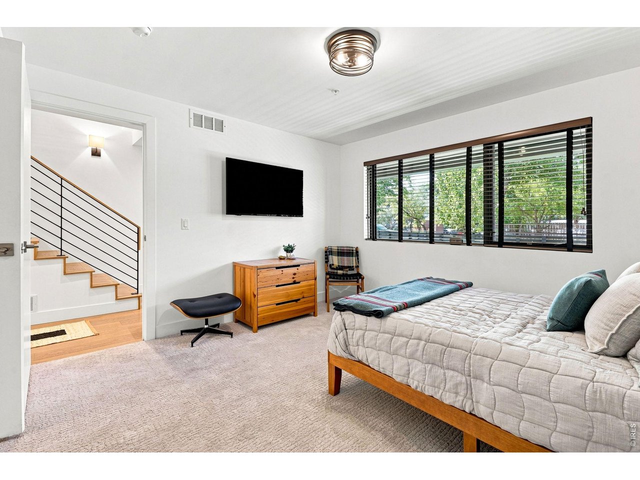 2467 Walnut Street Boulder, CO 80302 - Photo 11 of 49 Flexible space, ready for you bedroom, guest suite, or home office you decide.