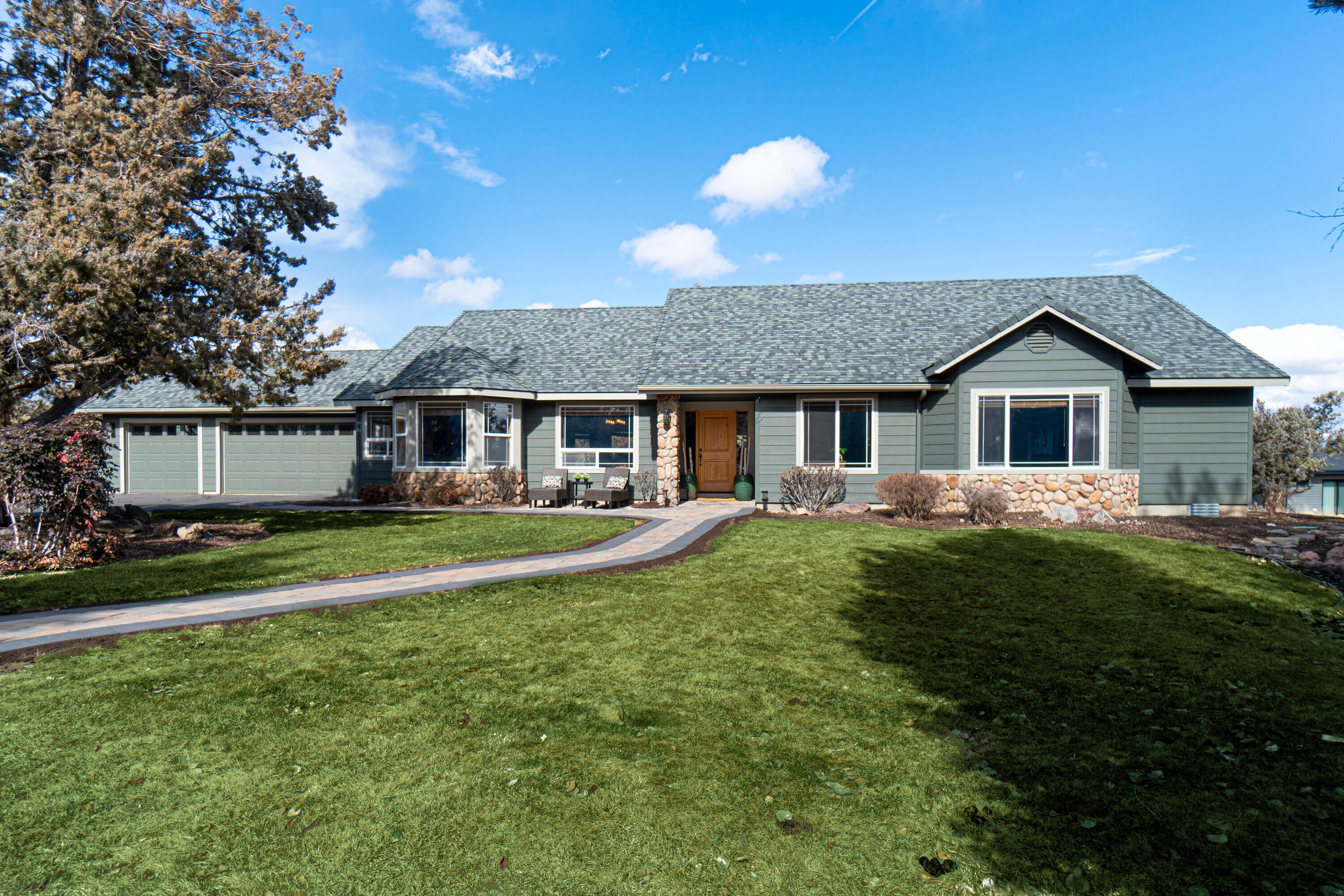2460 Linnet Lane Redmond, OR 97756 - Photo 1 of 55 2460-1