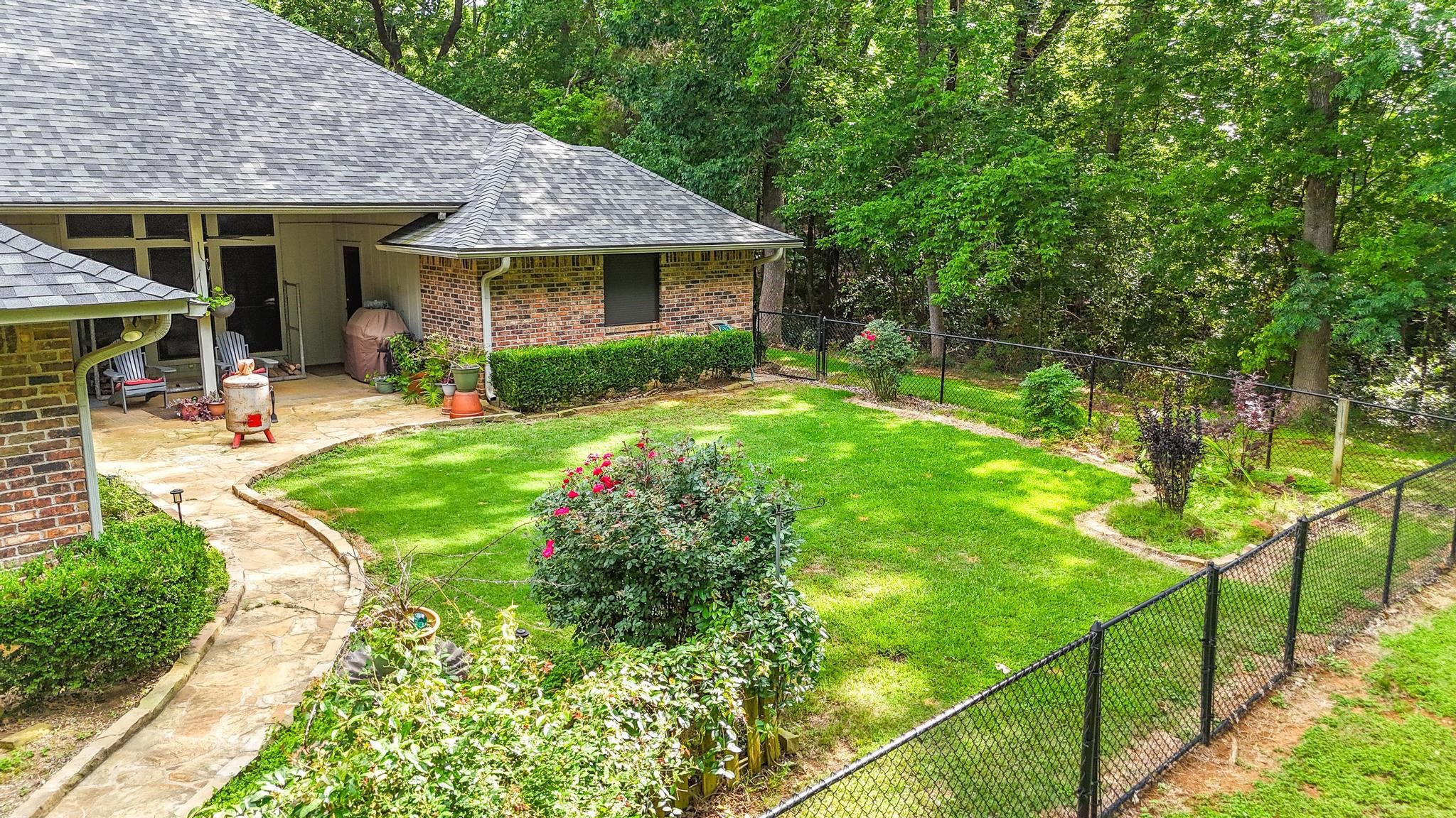 1749 Highway 84 Palestine, TX 75801 - Photo 15 of 47