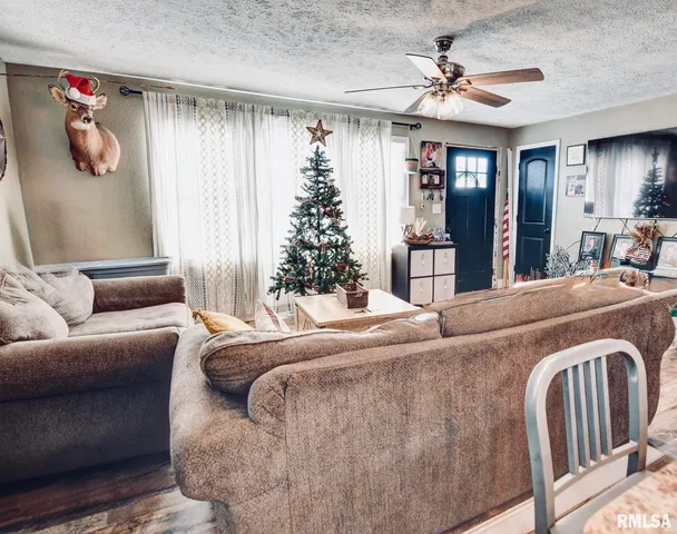 $135,900 | 701 West Prairie Street, Taylorville, IL 62568