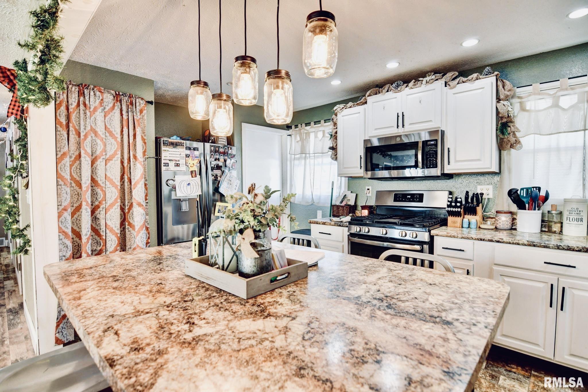 701 West Prairie Street Taylorville, IL 62568 - Photo 7 of 19