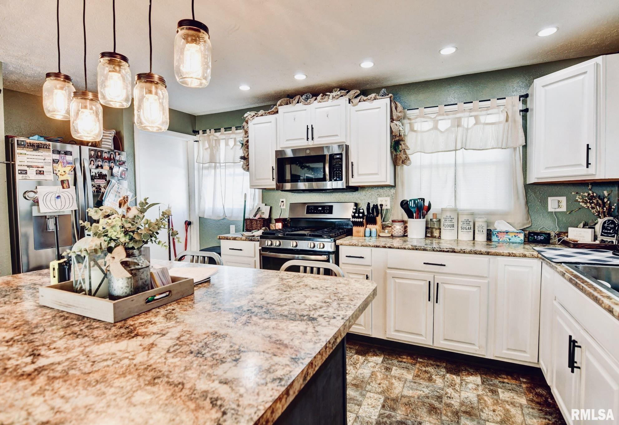 701 West Prairie Street Taylorville, IL 62568 - Photo 8 of 19