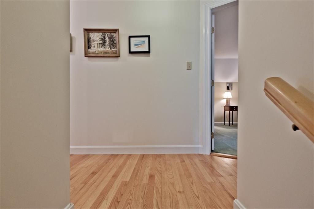 3 Harbor Ridge Road Freeport, ME 04032 - Photo 20 of 35 2nd floor landing
