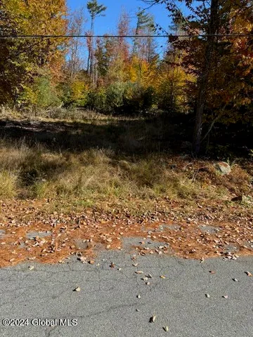 $199,500 | 30 Vanare Lane, Lake Luzerne, NY 12846