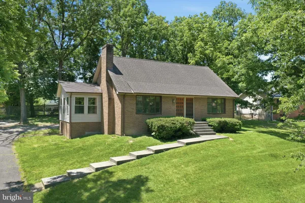 $425,000 | 206 Dogwood Road, Winchester, VA 22602