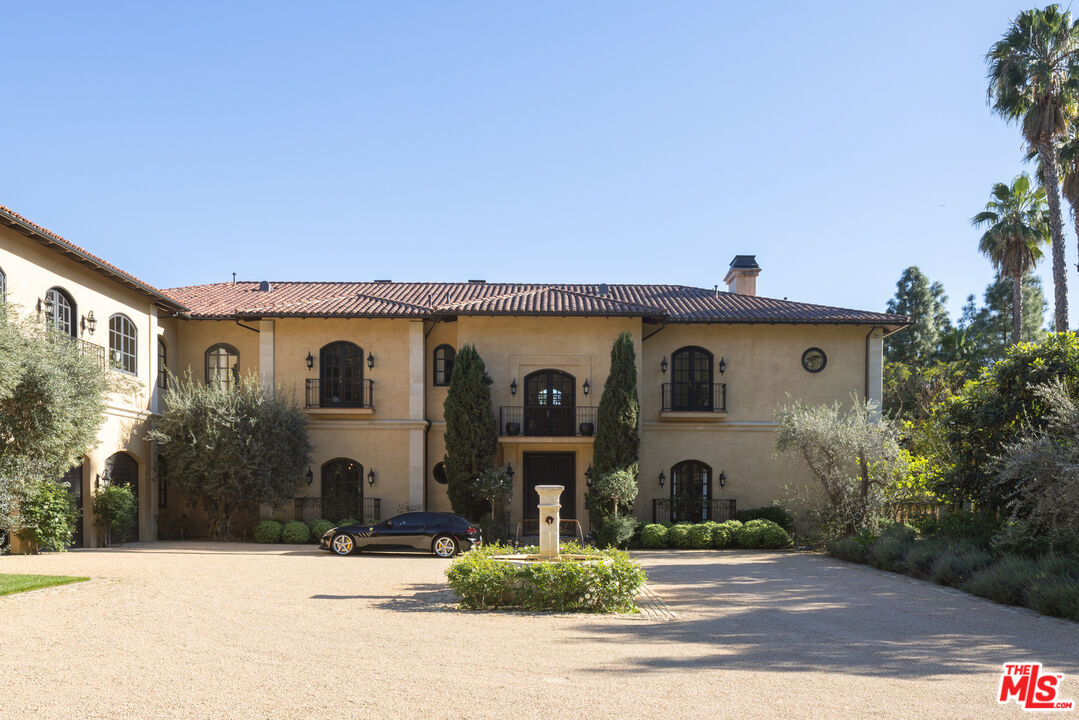 13058 Rivers Road Los Angeles, CA 90049 - Photo 4 of 16
