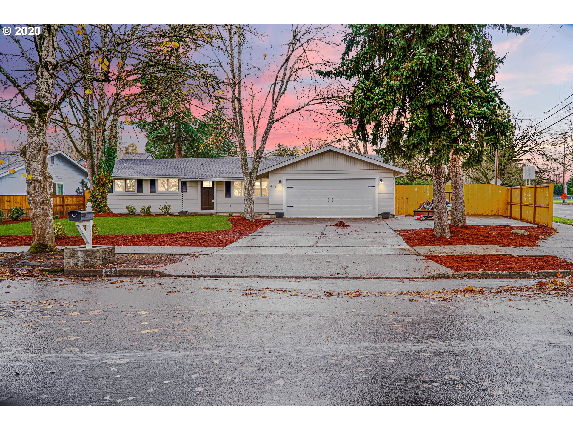 888 65th Street Springfield, OR 97478 - Photo 1 of 32 Gallery Image 1