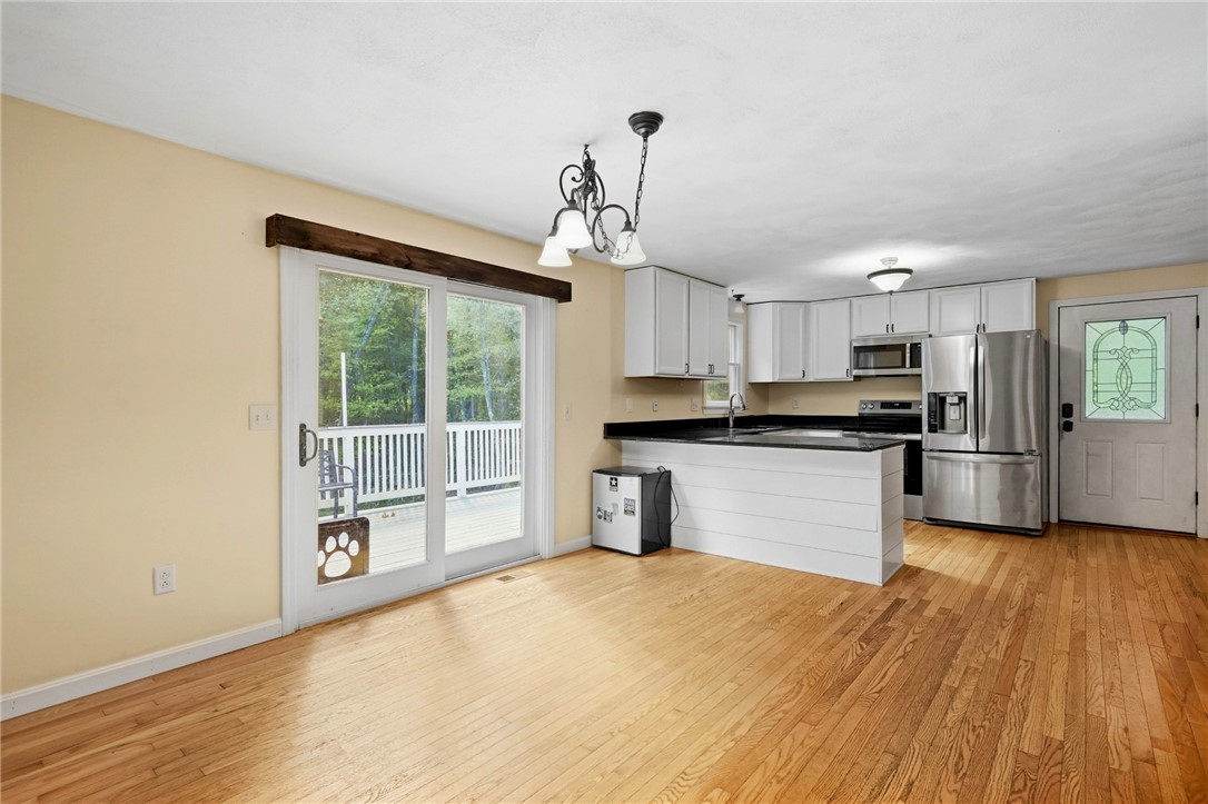 42 Tiffany Road Coventry, RI 02816 - Photo 9 of 38 Gallery Image 9