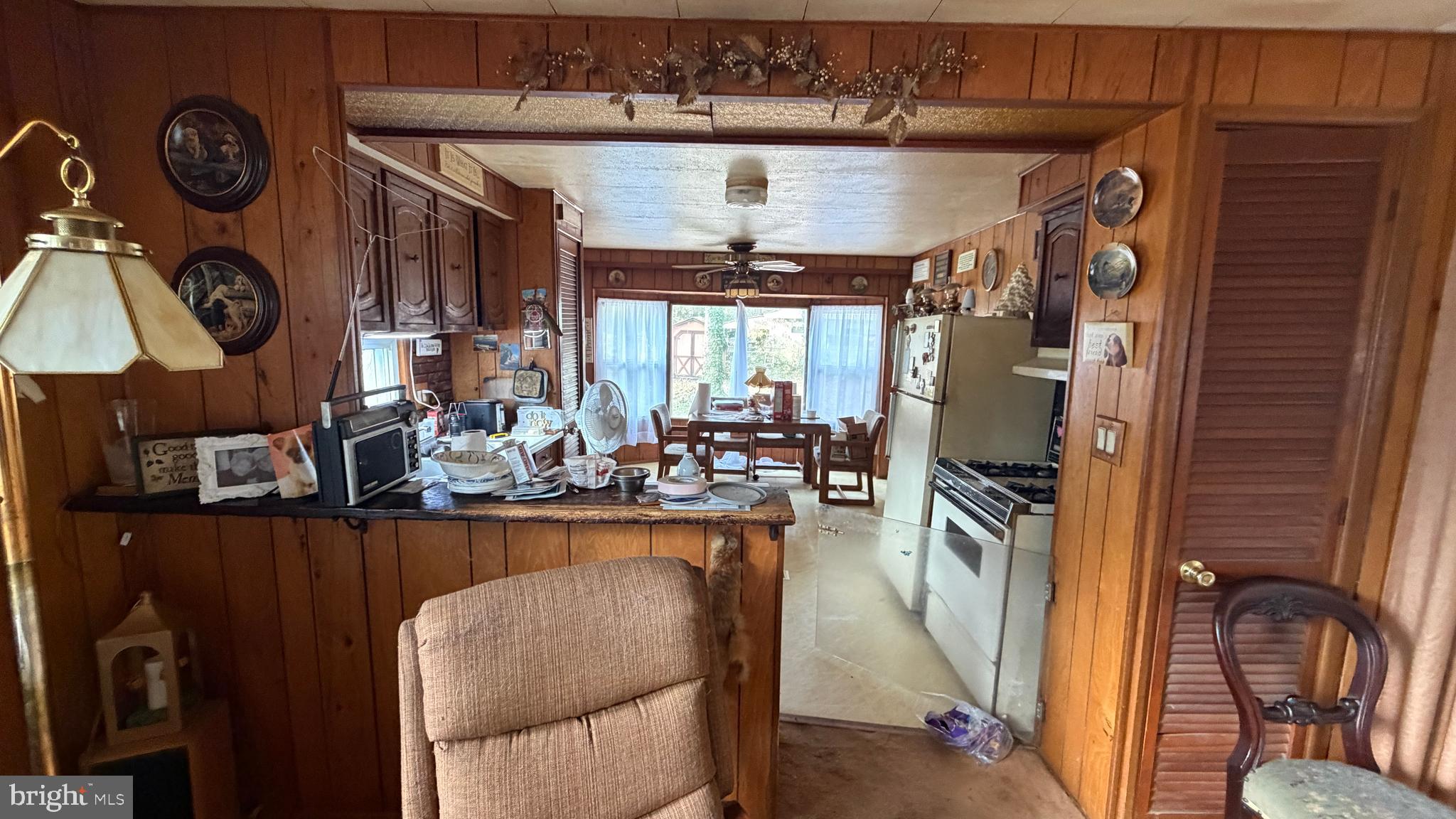 537 Dandelion Road Millville, NJ 08332 - Photo 21 of 33 a very nice looking room with many windows