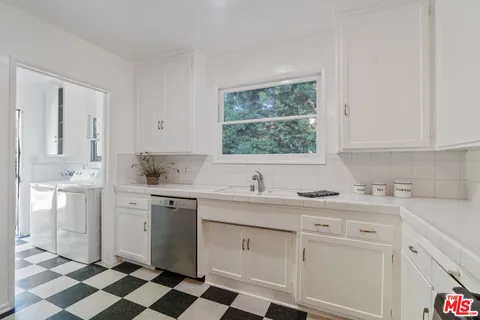 $1,895,000 | 3031 South Bentley Avenue, Los Angeles, CA 90064