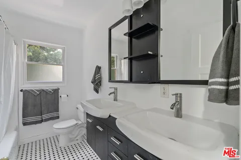 $1,895,000 | 3031 South Bentley Avenue, Los Angeles, CA 90064