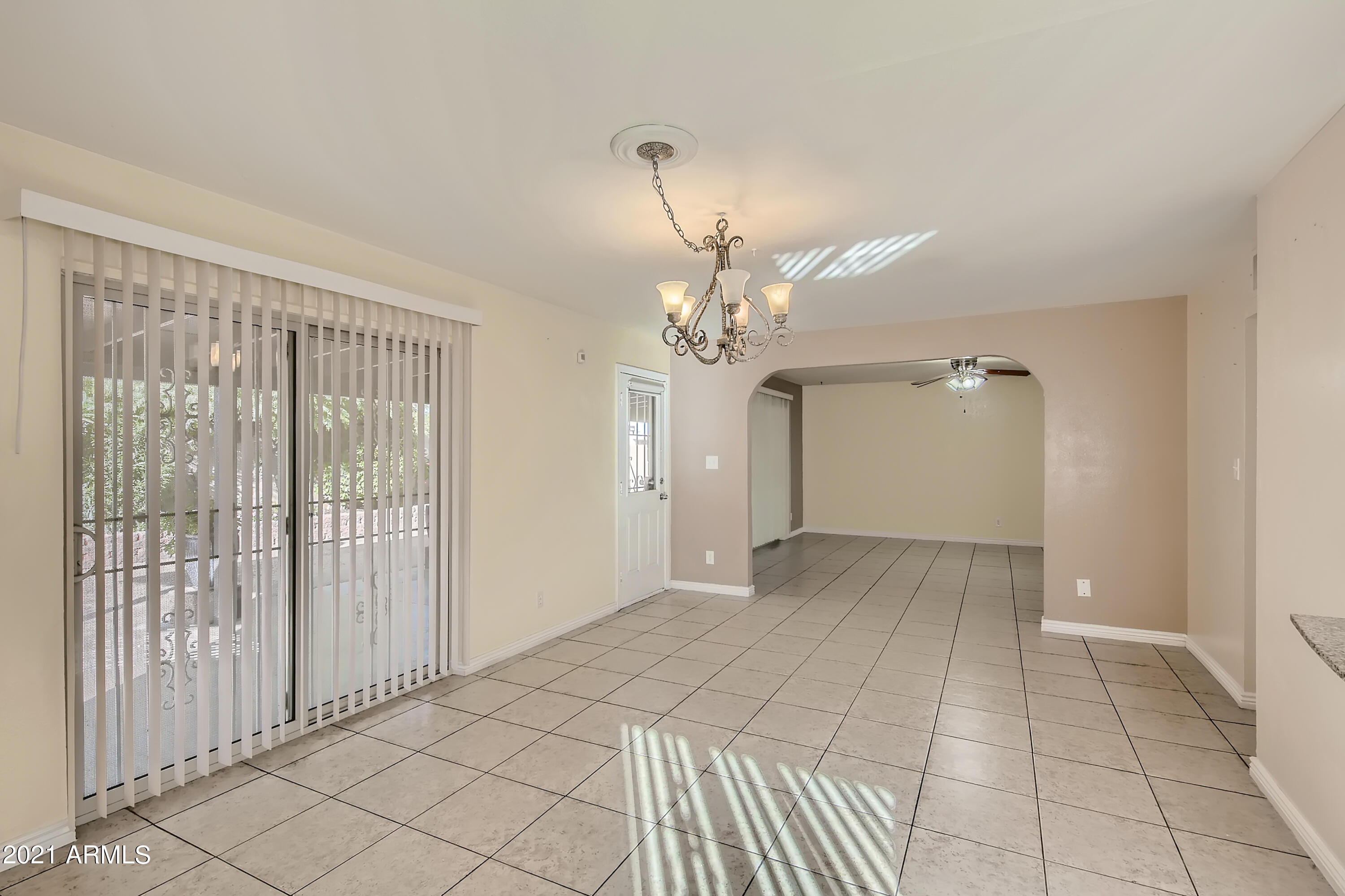 3502 West Lawrence Road Phoenix, AZ 85019 - Photo 4 of 11 10 Dining Room