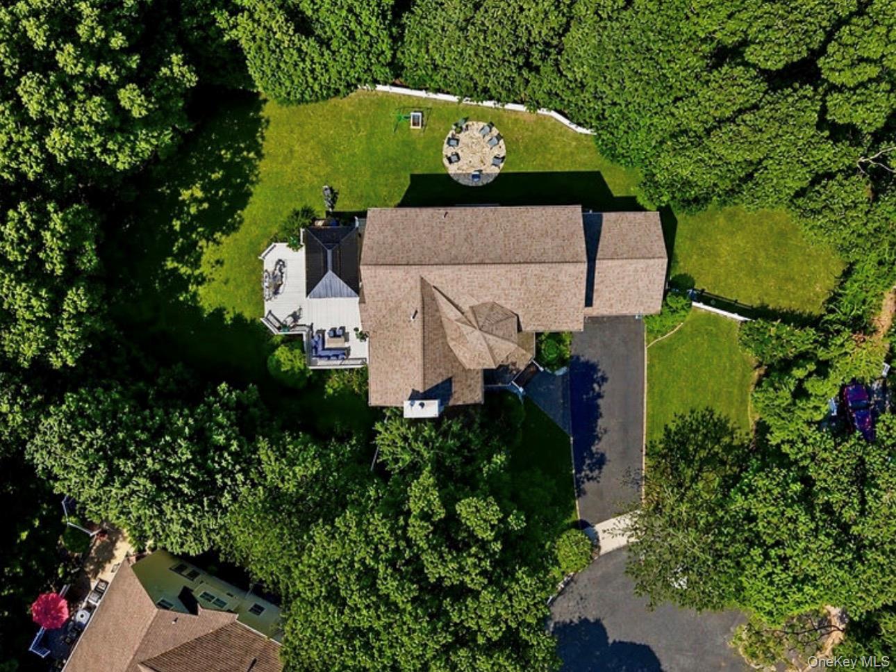 10 Chapel Hill Road Lake Grove, NY 11755 - Photo 2 of 18