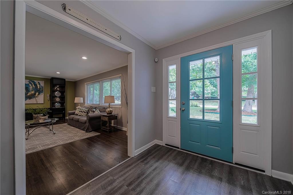 5918 Gate Post Road, Unit 7 Charlotte, NC 28211 - Photo 4 of 36 Gallery Image 4