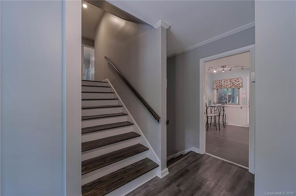 5918 Gate Post Road, Unit 7 Charlotte, NC 28211 - Photo 7 of 36 Gallery Image 7
