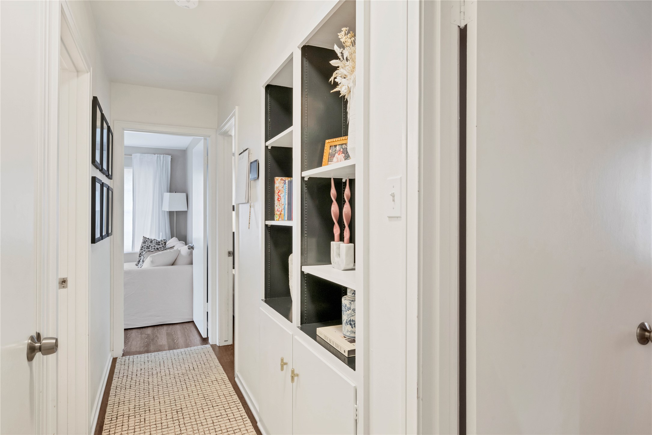 906 Rocky Spring Road Austin, TX 78753 - Photo 22 of 37 Hallway