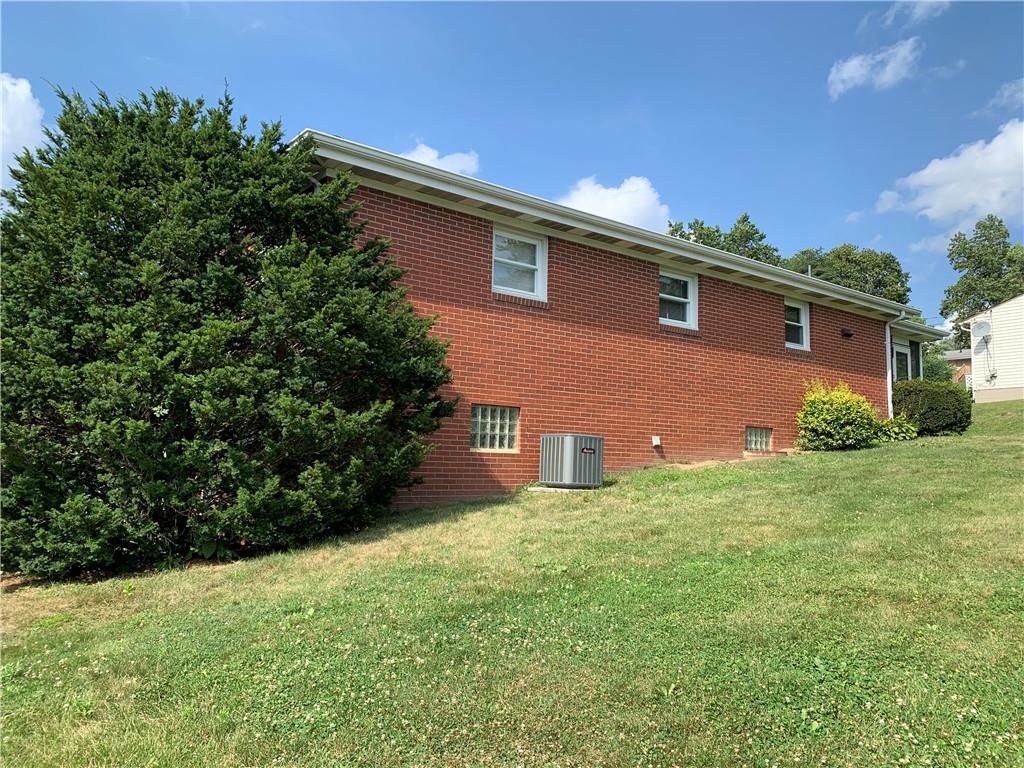 775 Ridge Street Rochester, PA 15074 - Photo 2 of 23