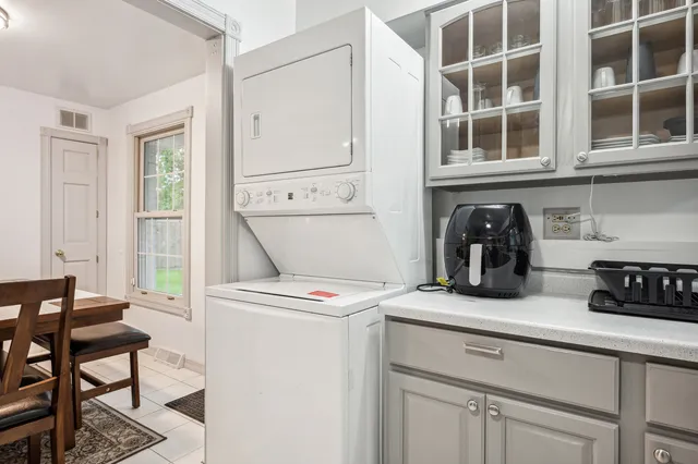 $410,000 | 412 Ridgeland Avenue, Elmhurst, IL 60126