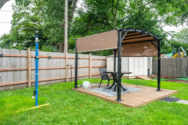 $410,000 | 412 Ridgeland Avenue, Elmhurst, IL 60126