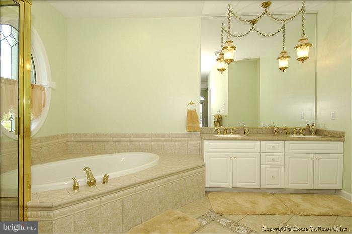 124 Kehm Road Queenstown, MD 21658 - Photo 14 of 27 Bath (Master)