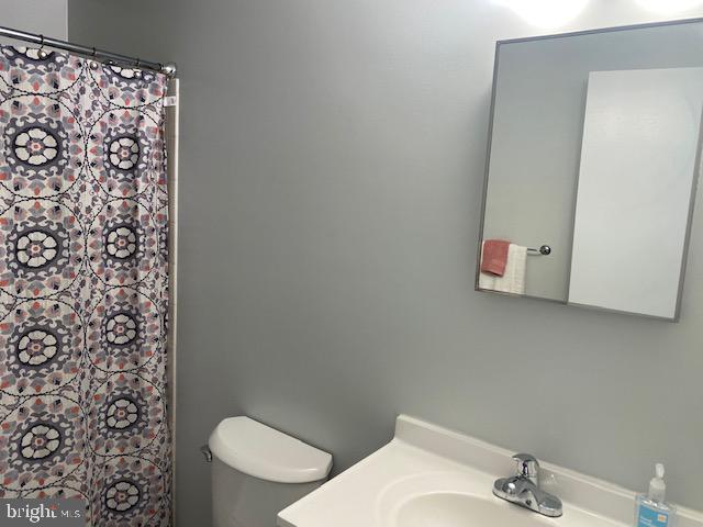 10763 Lester Street Silver Spring, MD 20902 - Photo 11 of 22 Upstairs Bathroom