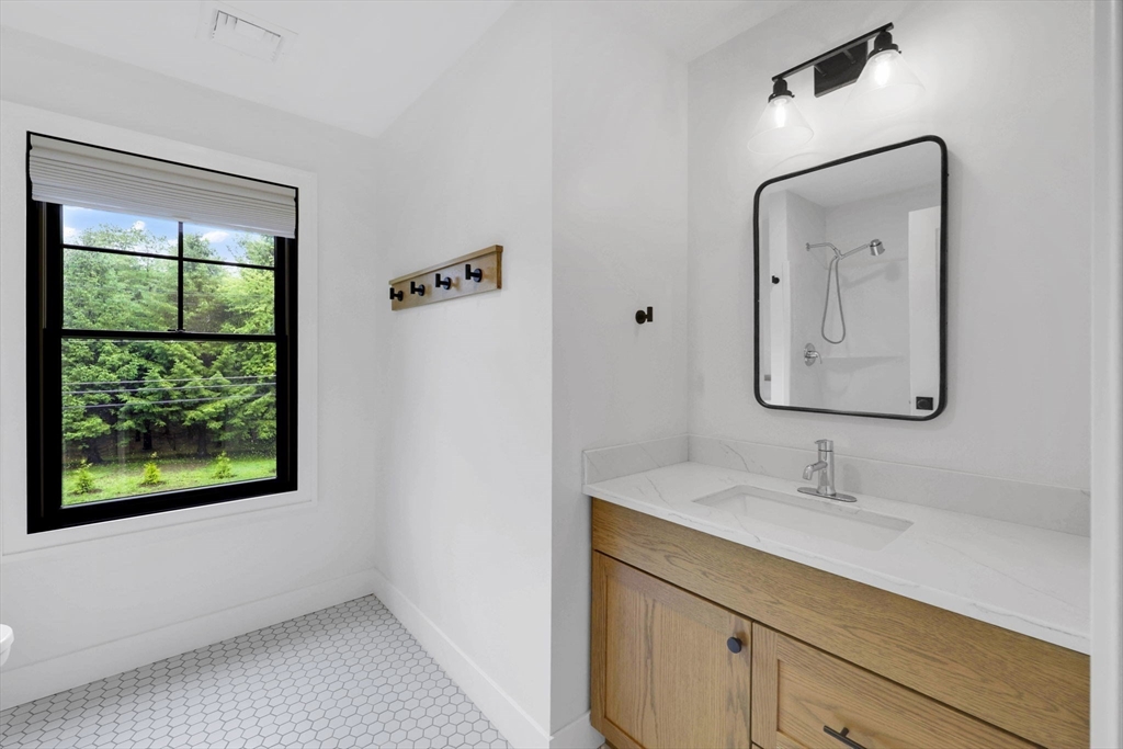 1322 Center Street Ludlow, MA 01056 - Photo 24 of 40