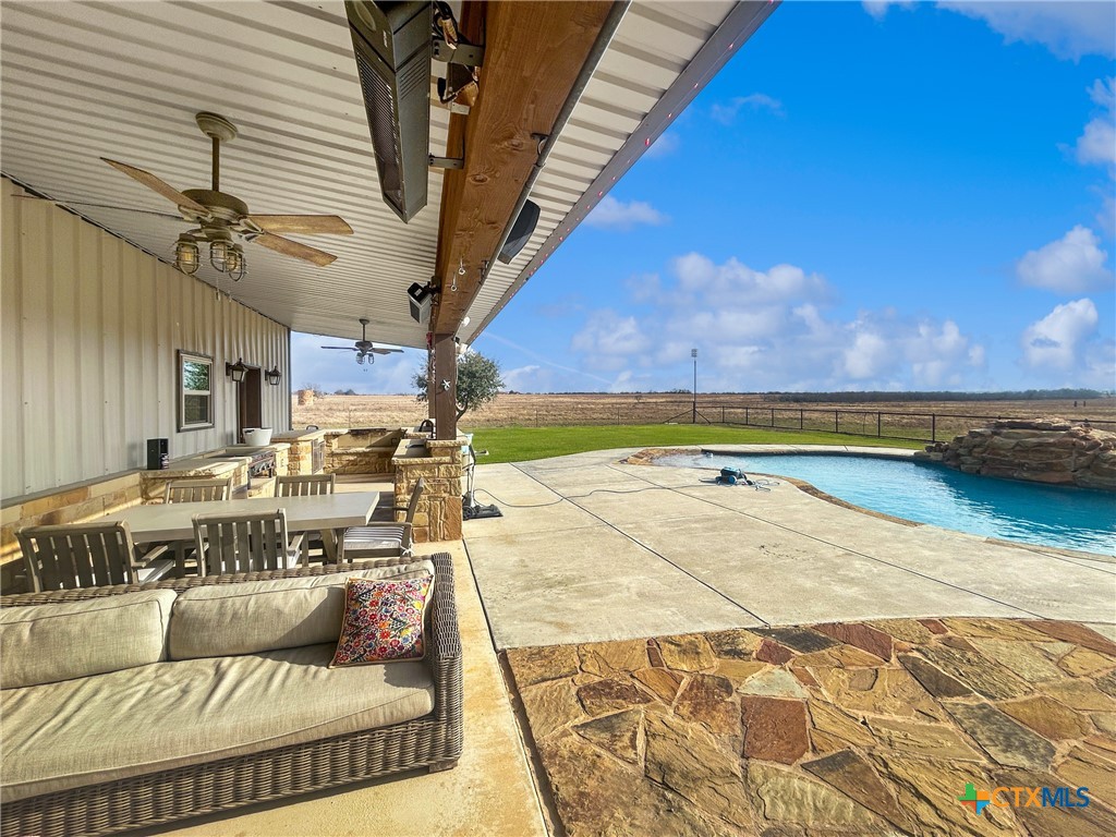 1747 Cr 139 Loop Cameron, TX 76520 - Photo 25 of 42 a living room with a couch