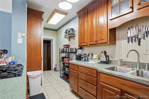 $349,999 | 302 Jefferson Street, Madison, IN 47250